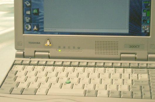 portege_open_linux.jpg
